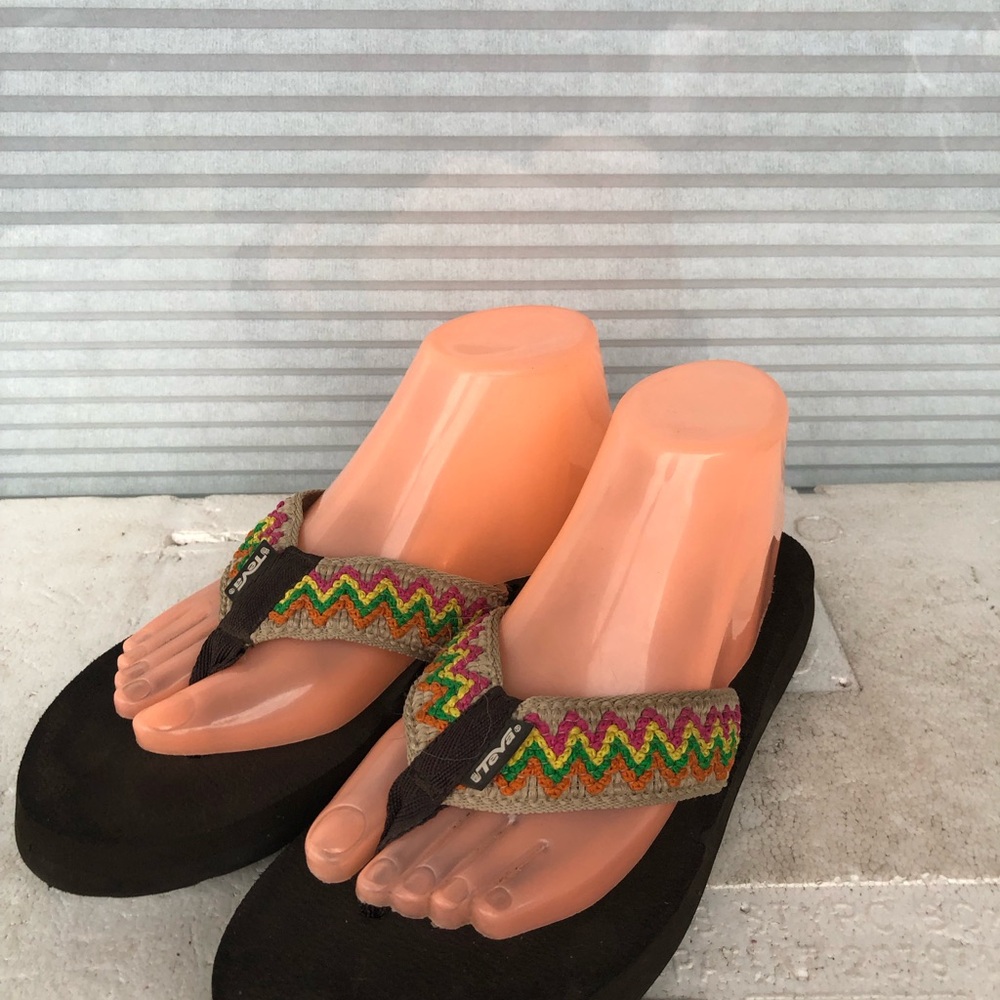 Teva Mush Women's Colorful Zigzag Flip Flops Sandals Shoes Size 10